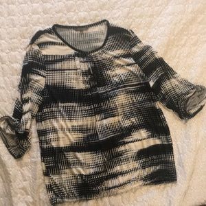 Daisy Fuentes quarter sleeve blouse